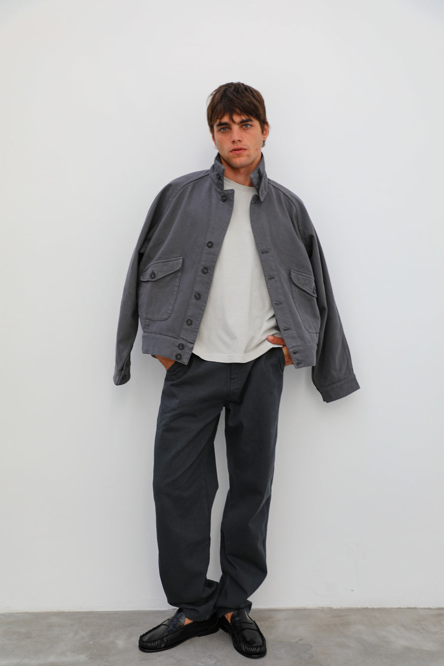 pantalón bolsillo lateral, chaqueta hombre bomber petrol sarga.