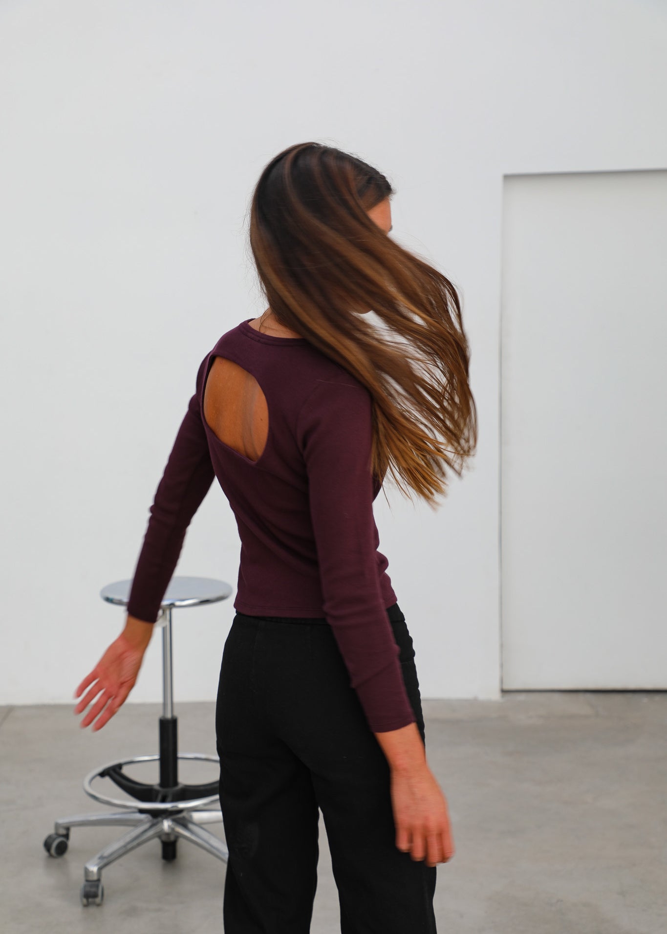 Back Hole Long T-Shirt Burgundy