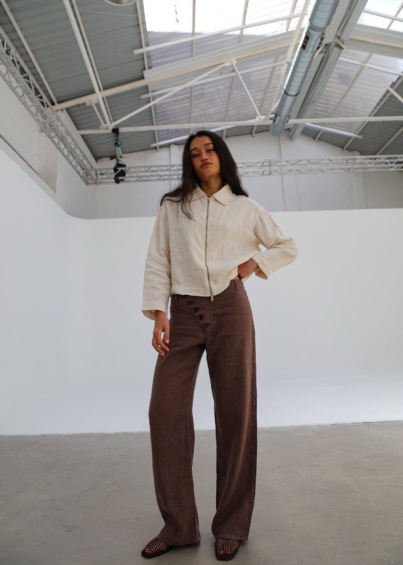 Linen Crossed Buttons Pants Brown