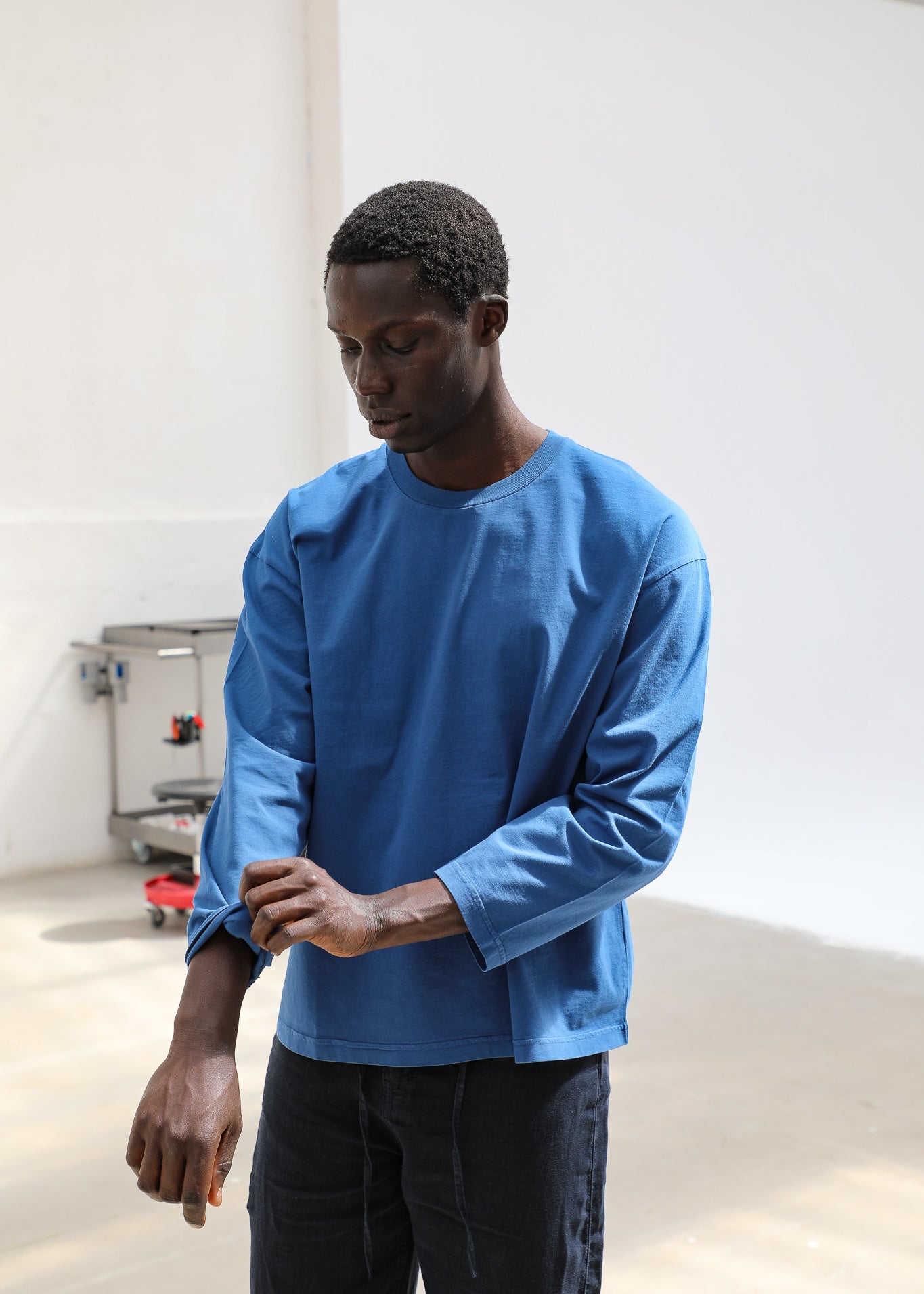 Long Trendy Modern T-Shirt Blue