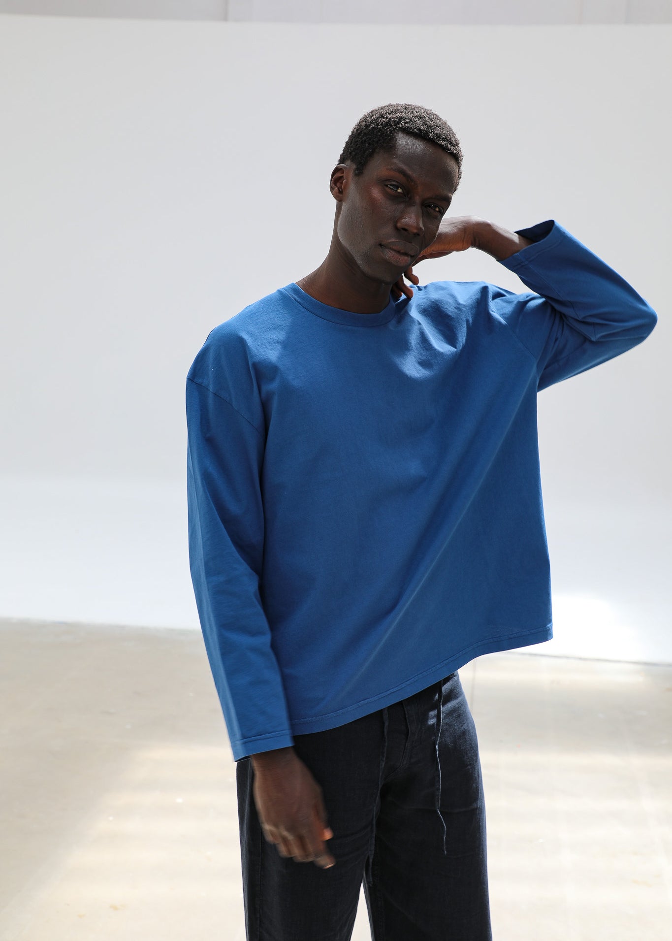 Long Trendy Modern T-Shirt Blue