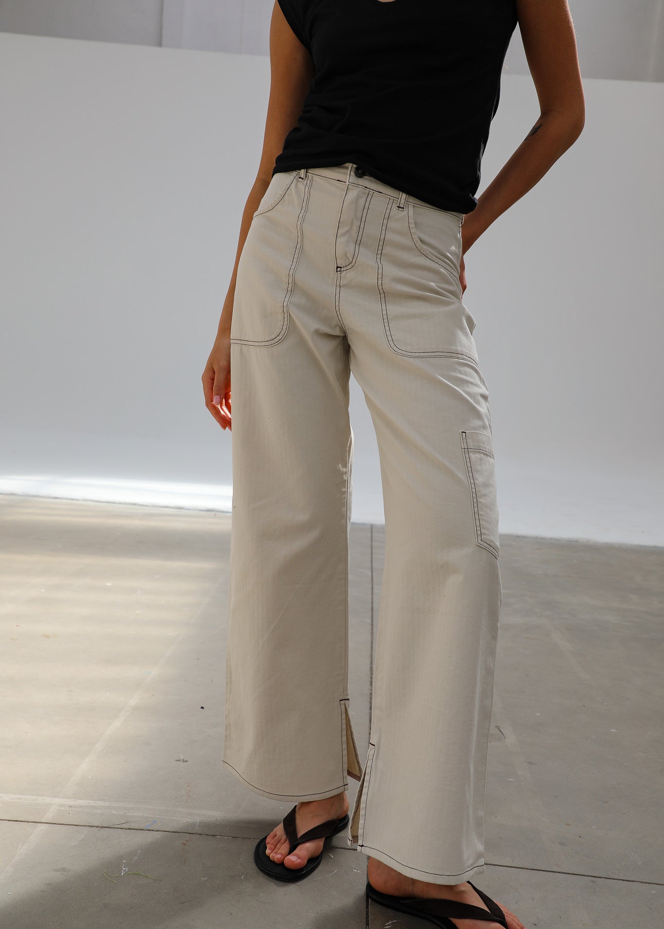 Seams Pocket Pants Beige