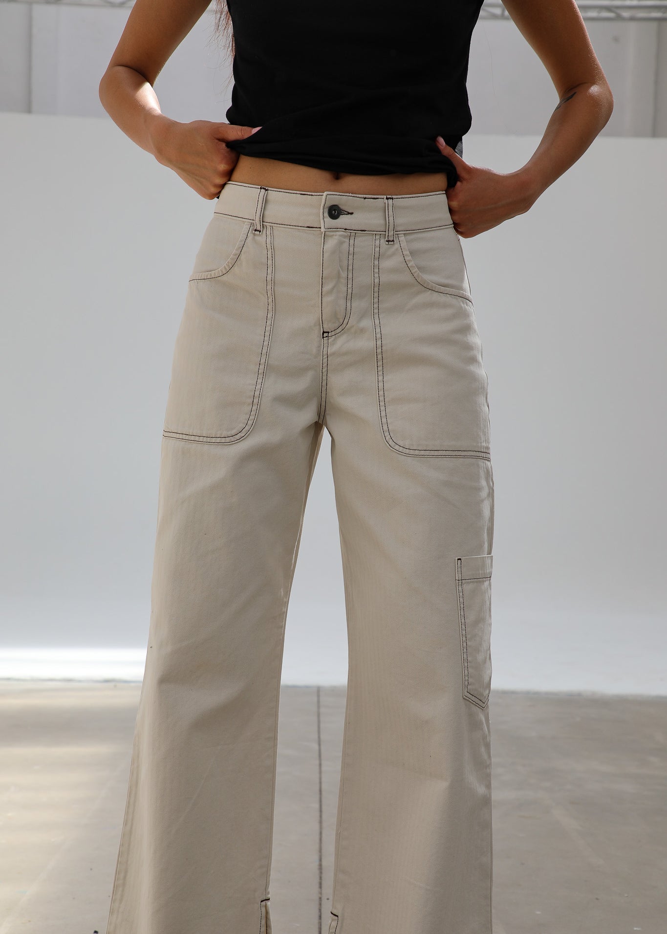 Seams Pocket Pants Beige
