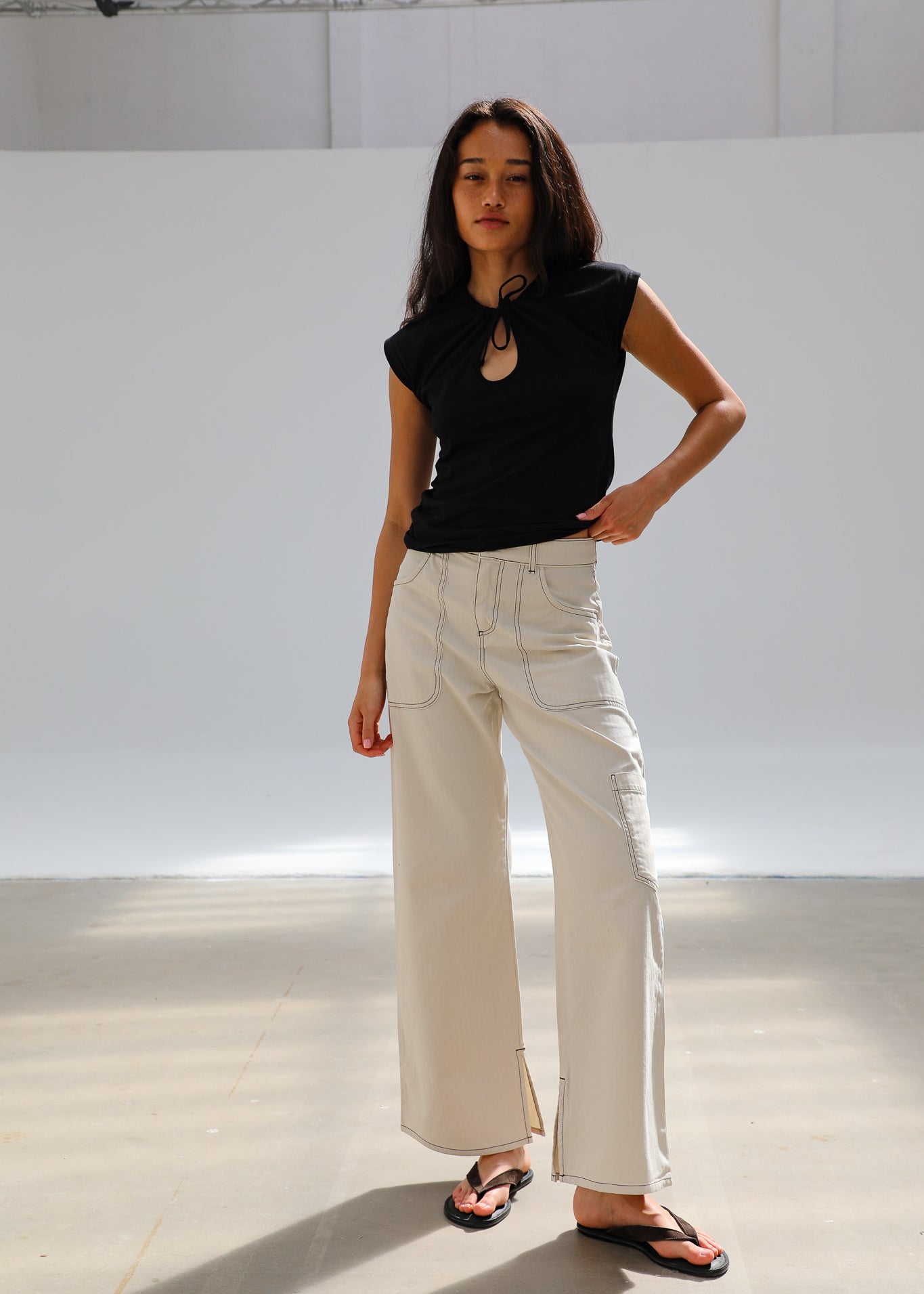 Seams Pocket Pants Beige