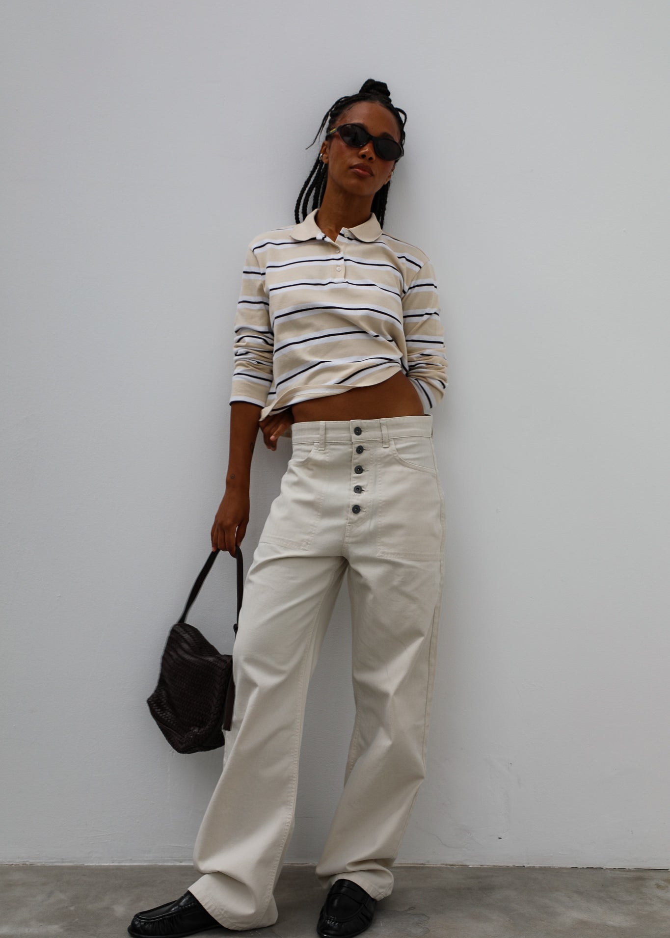 look otoño mujer, blanco y beige oversize, unisex, comodidad. 100% algodón y sarga