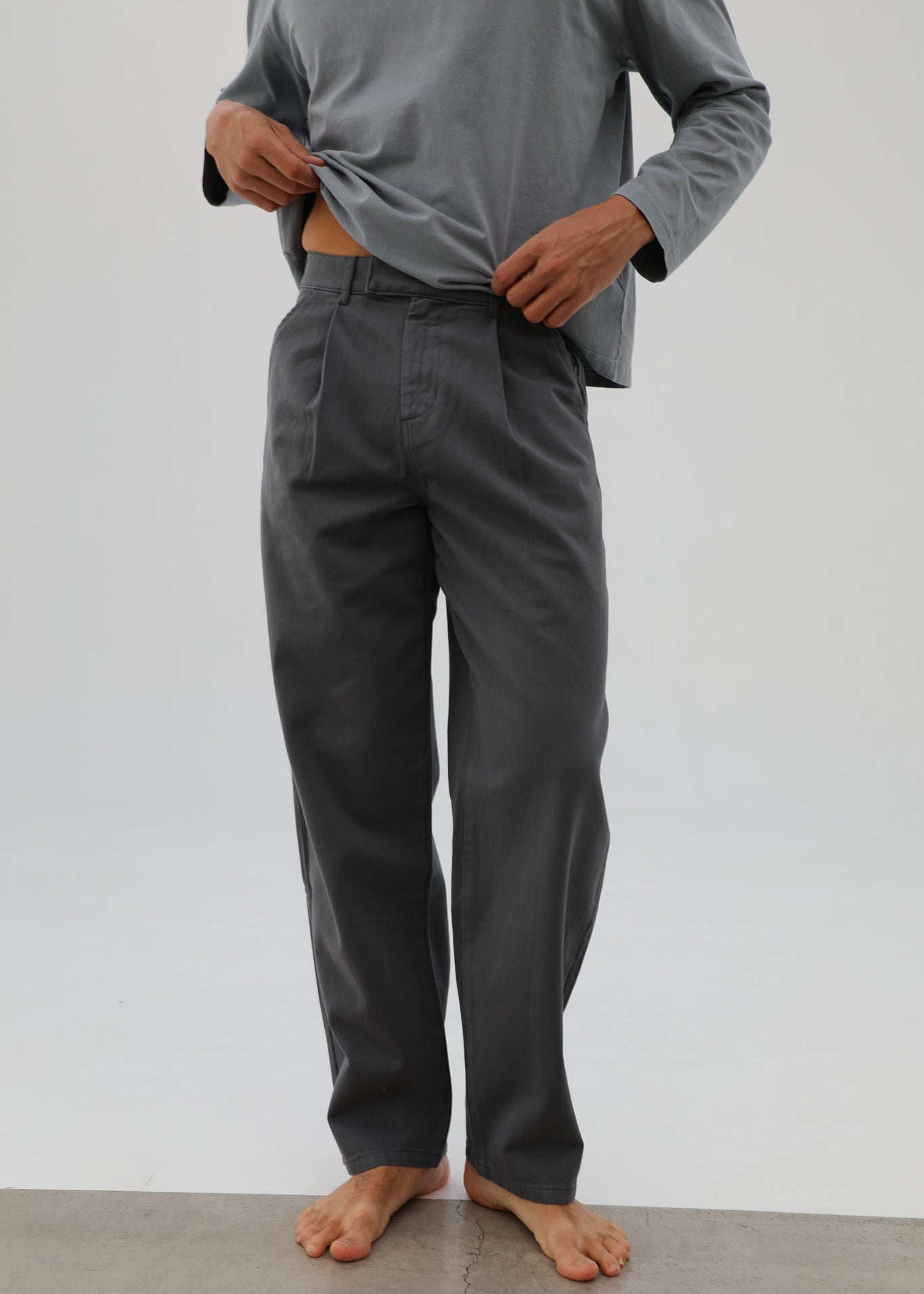 Crossed Pleated Pants Dark Grey