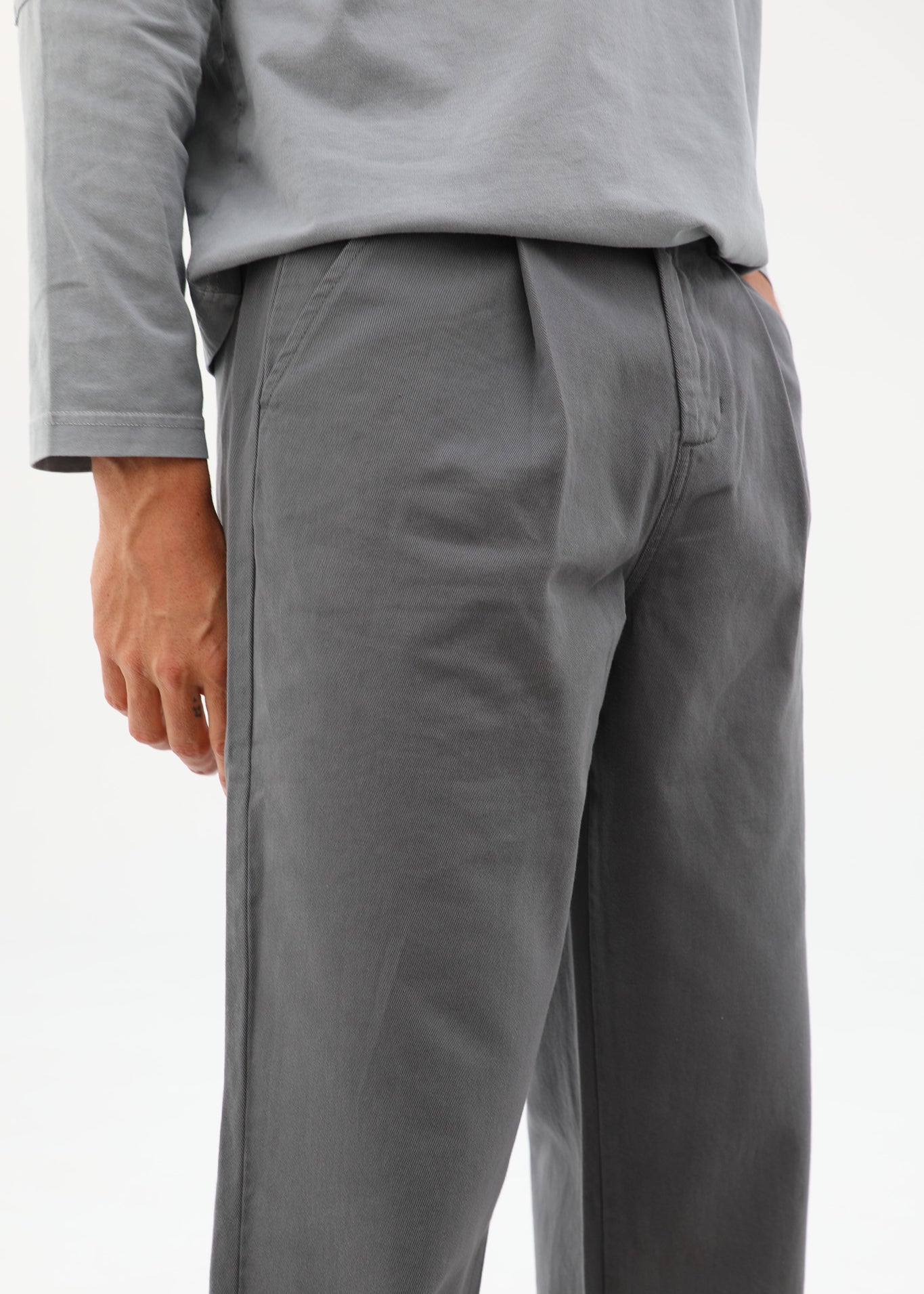 Crossed Pleated Pants Dark Grey