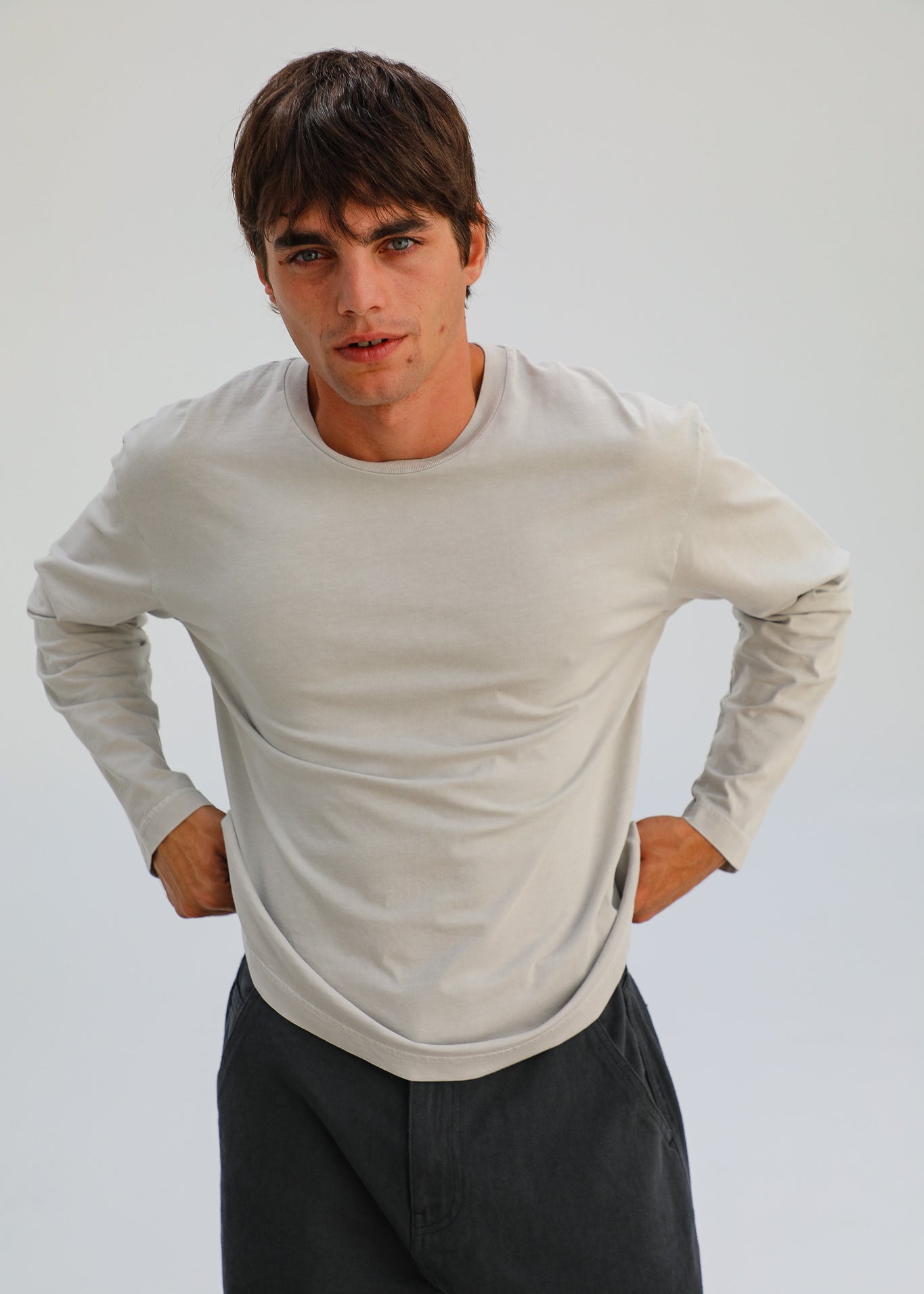 camiseta gris cropped hombre manga larga algodón 100% 