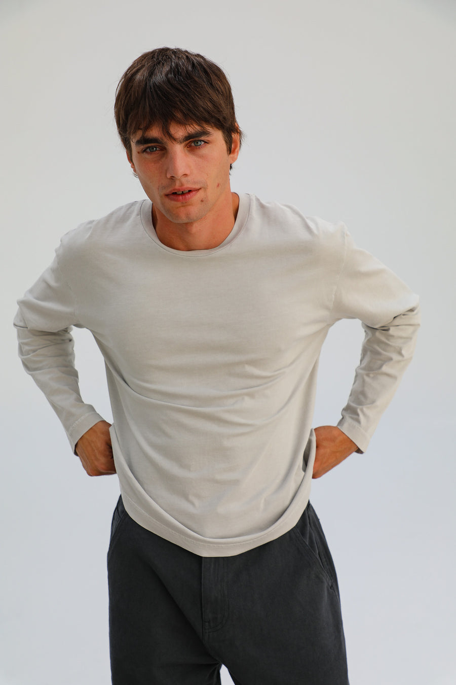 camiseta gris cropped hombre manga larga algodón 100% 