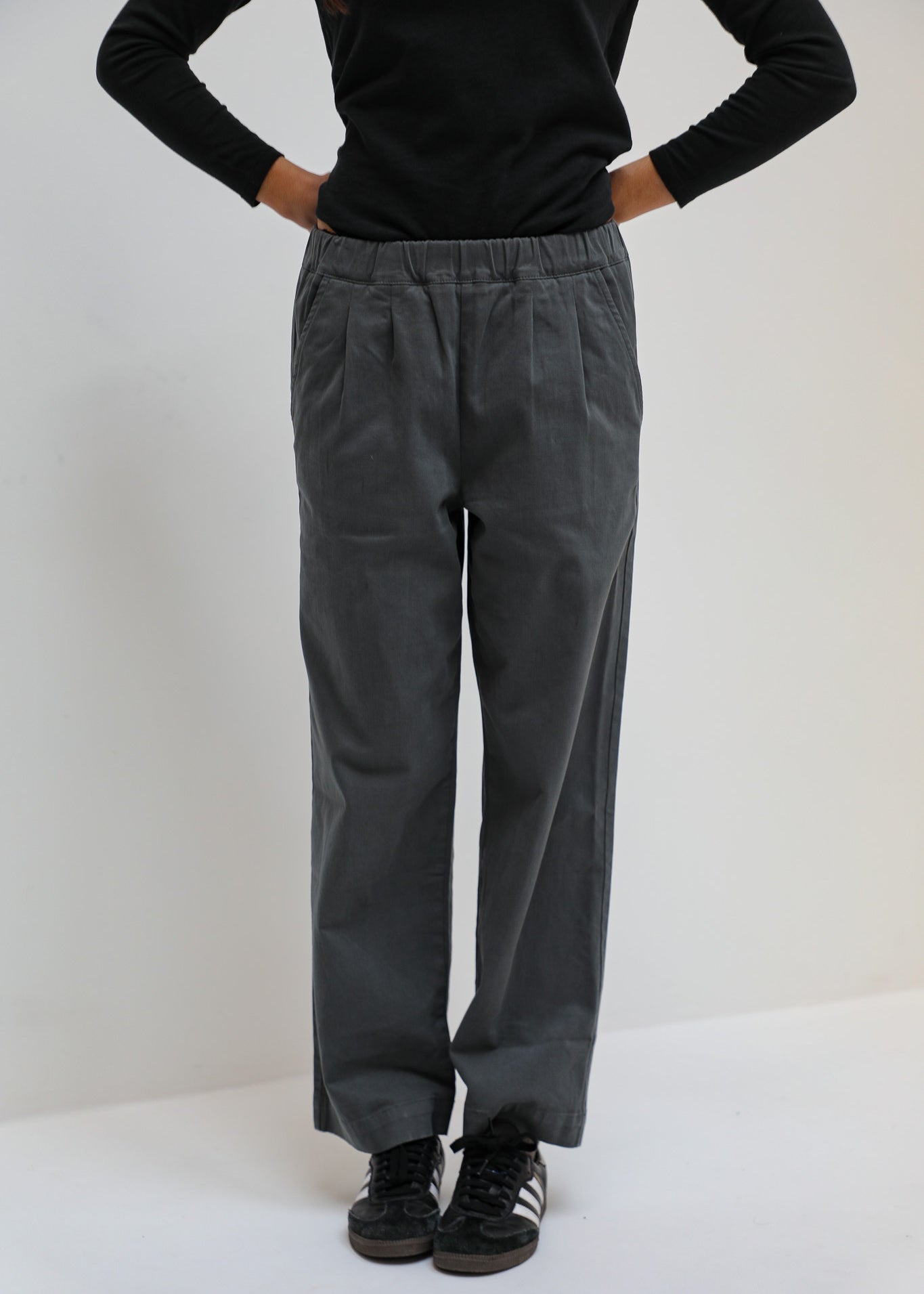 Elastic Pants Dark Grey