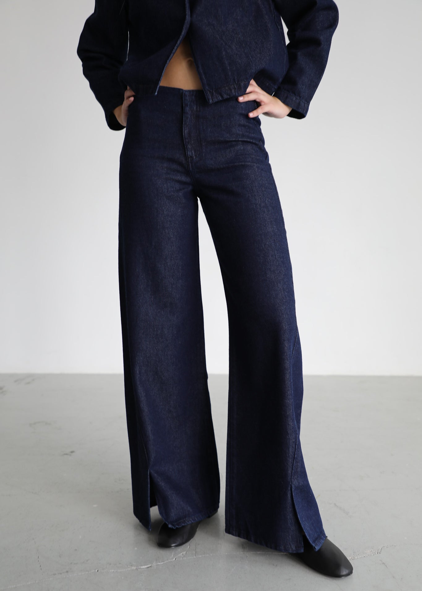 FILE 02. LOOK 04.