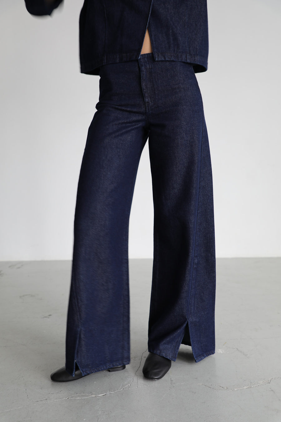 FILE 02. LOOK 04.