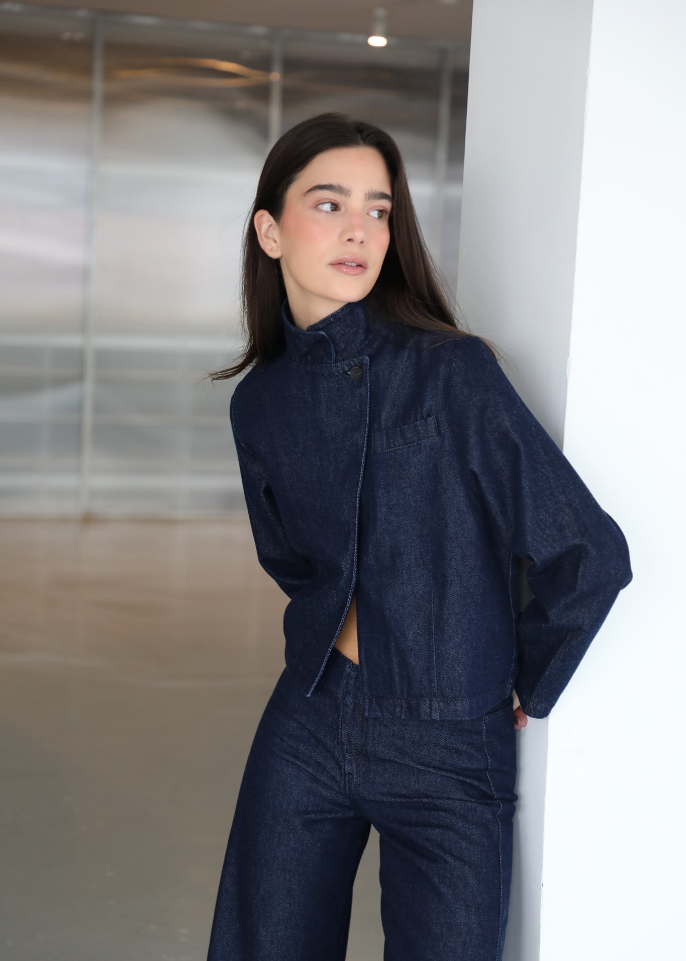FILE 02. LOOK 03.