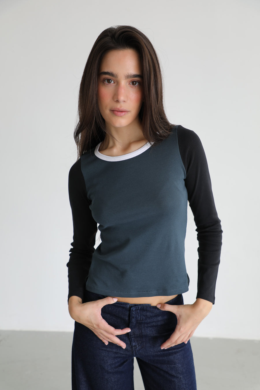 FILE 02. LOOK 05.