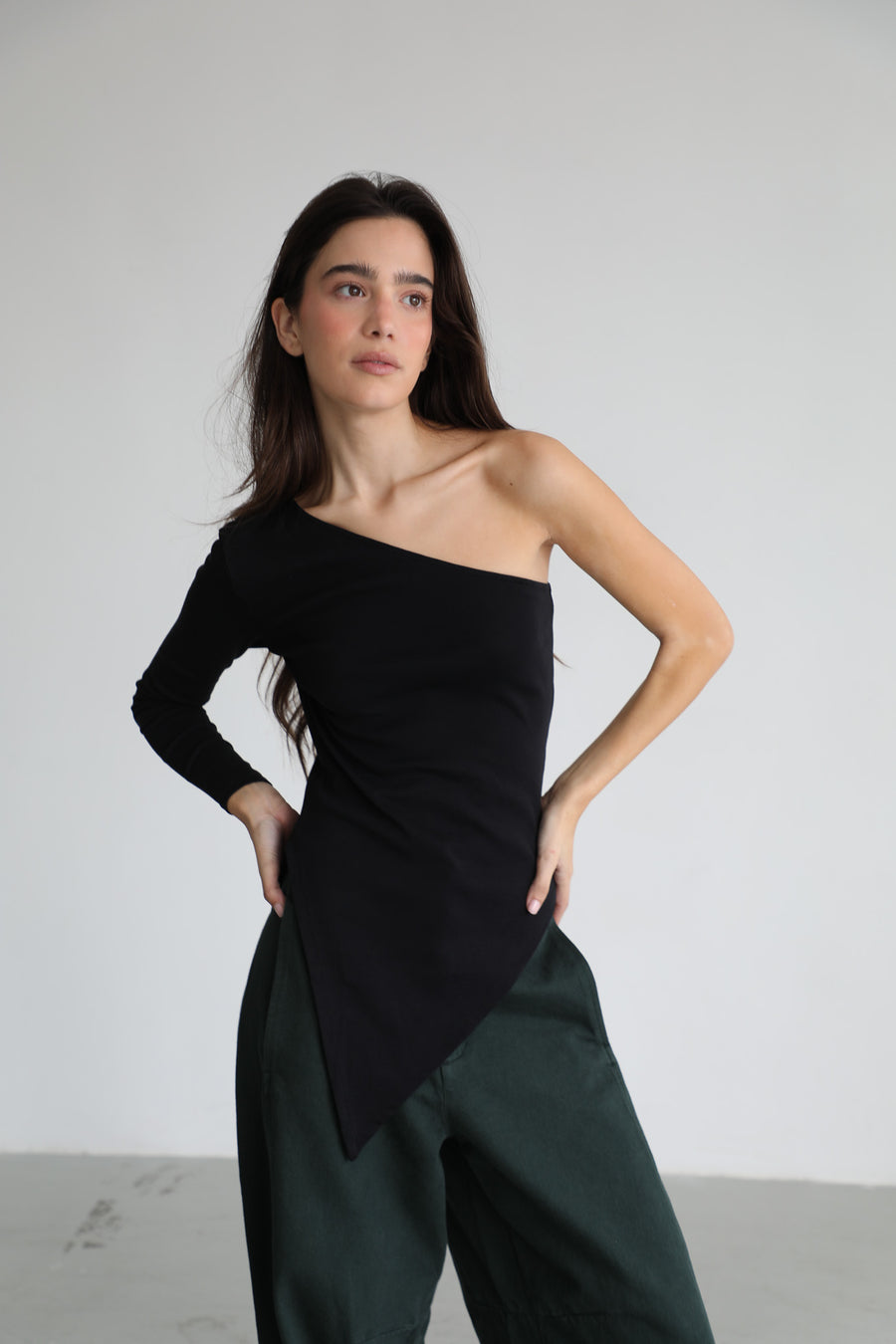 FILE 02. LOOK 06.