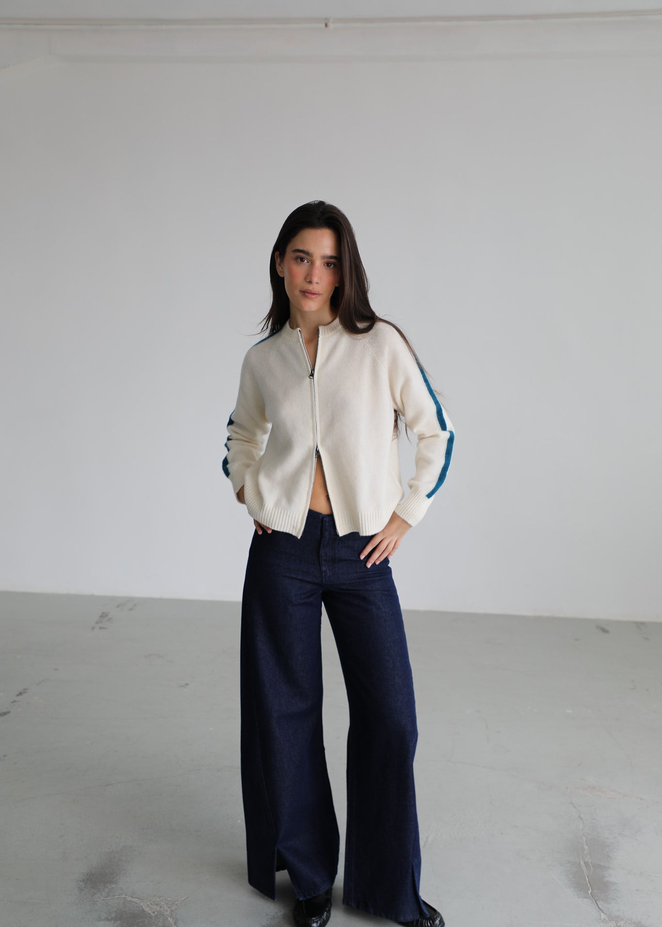 FILE 02. LOOK 1.