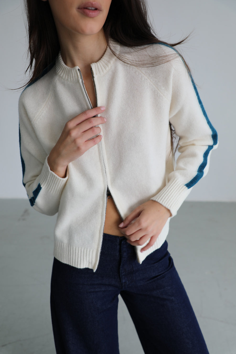 FILE 02. LOOK 1.