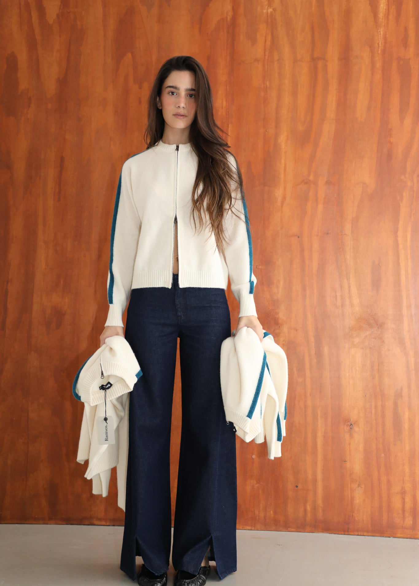 FILE 02. LOOK 1.