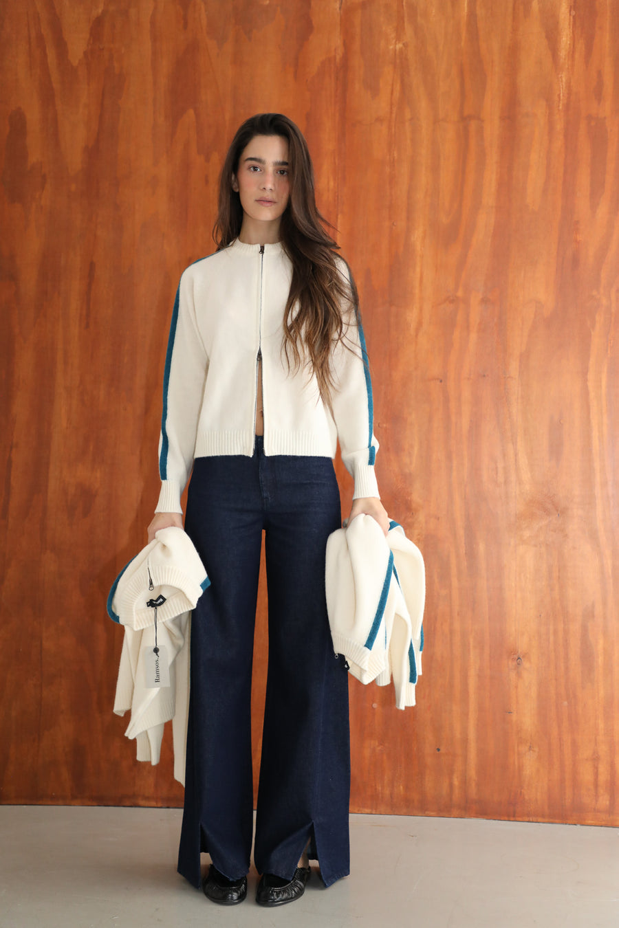FILE 02. LOOK 1.
