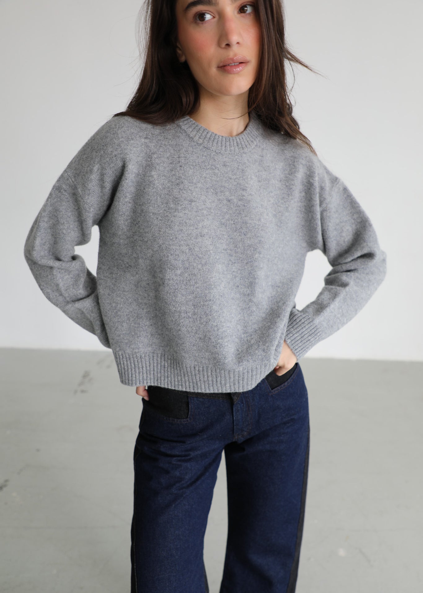 Round Knit Sweater Grey