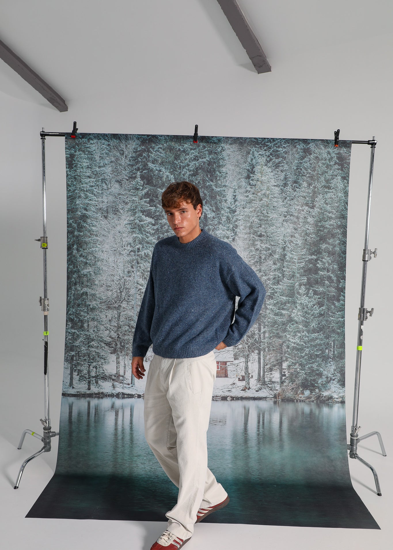 Round Knit Sweater Mottled Blue 