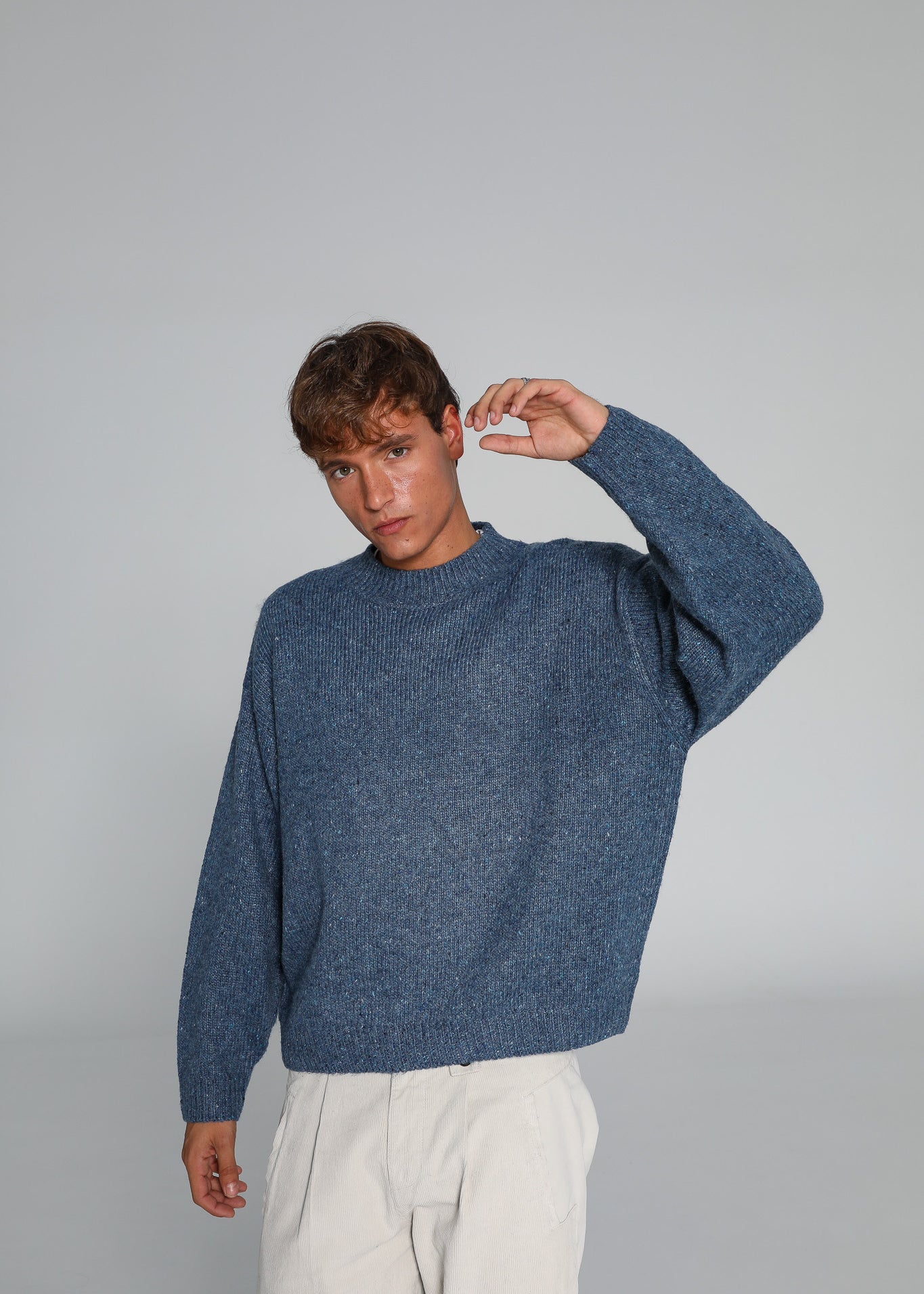Round Knit Sweater Mottled Blue 
