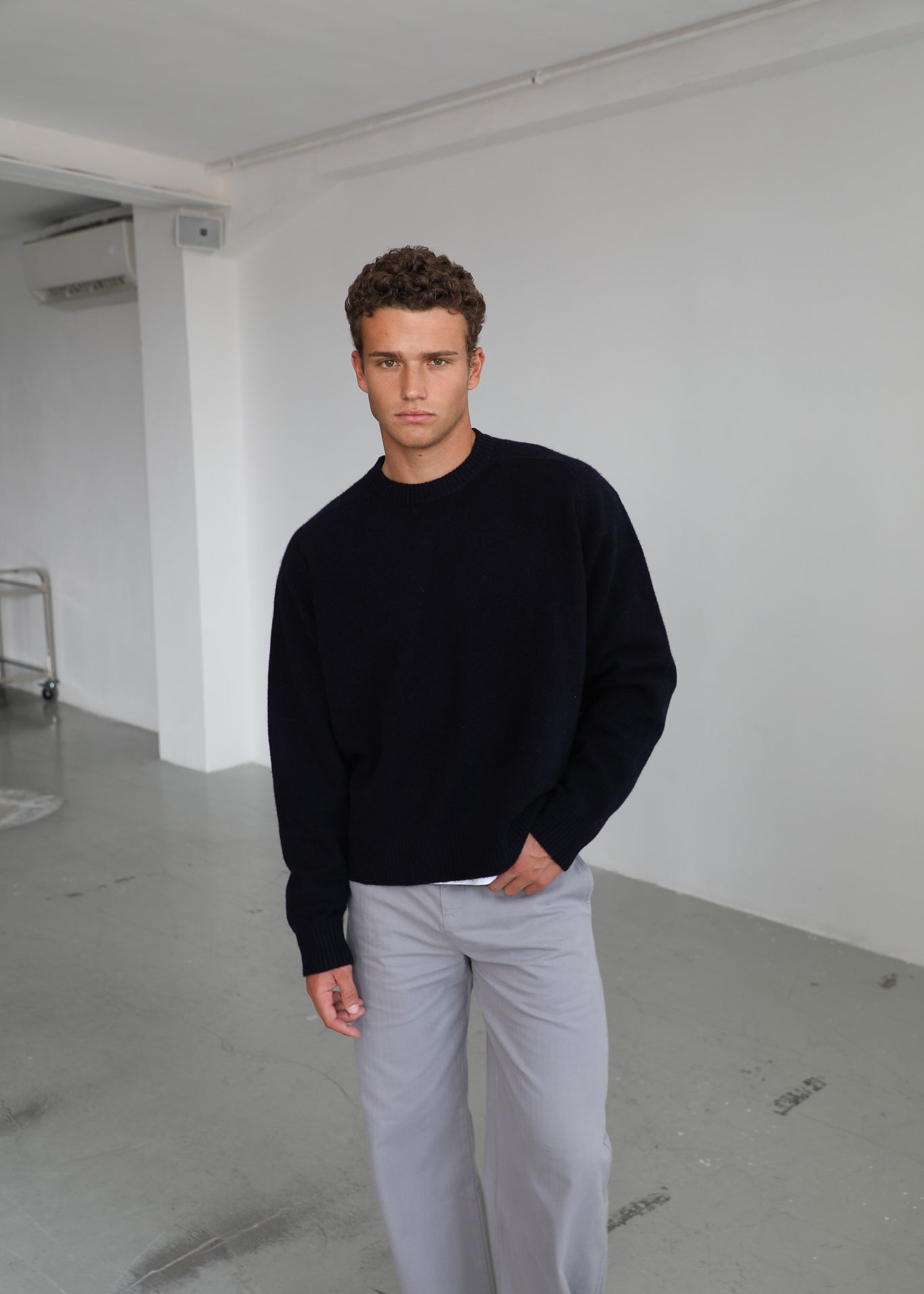 Round Knit Sweater Dark Navy