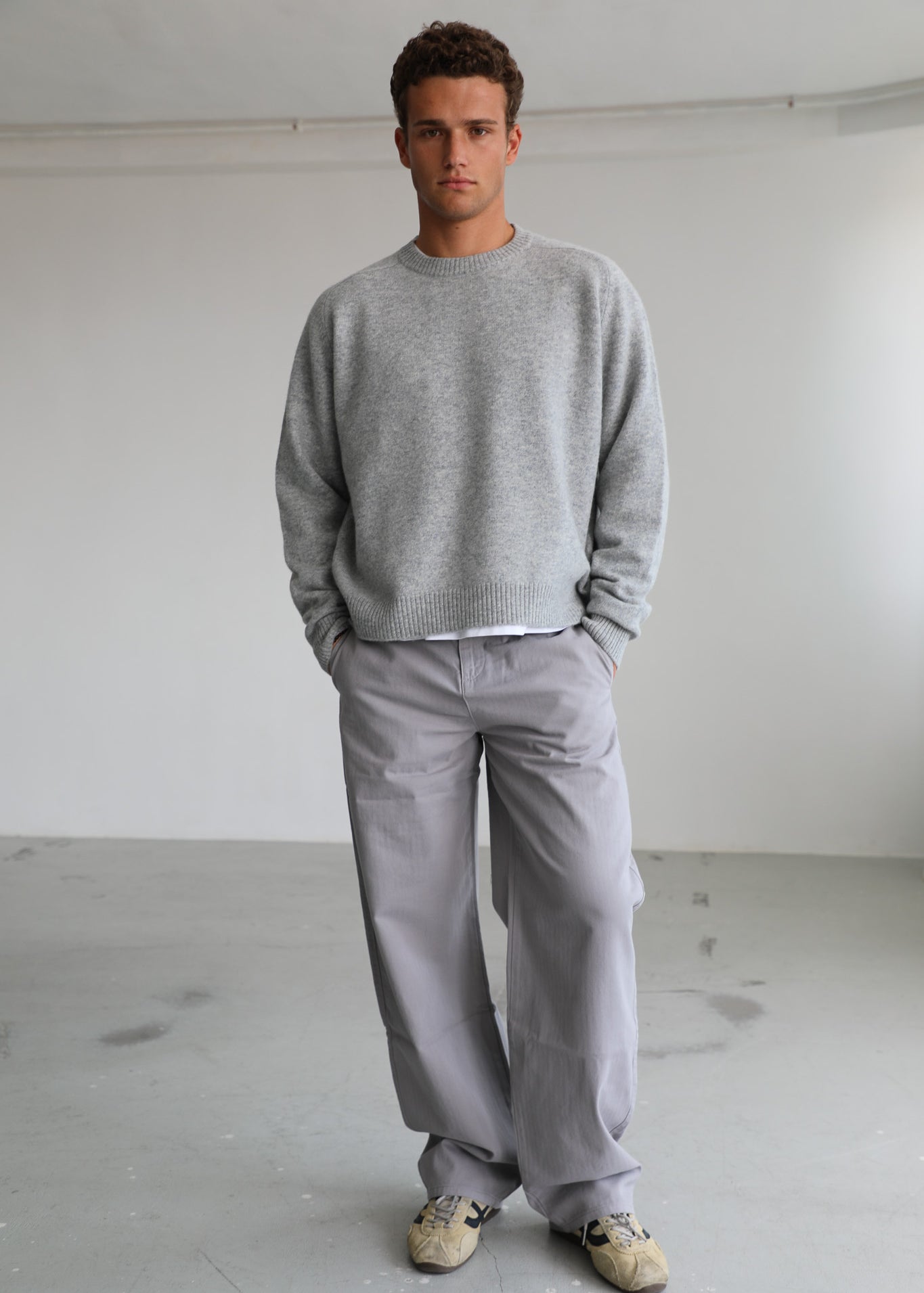 Round Knit Sweater Light Grey