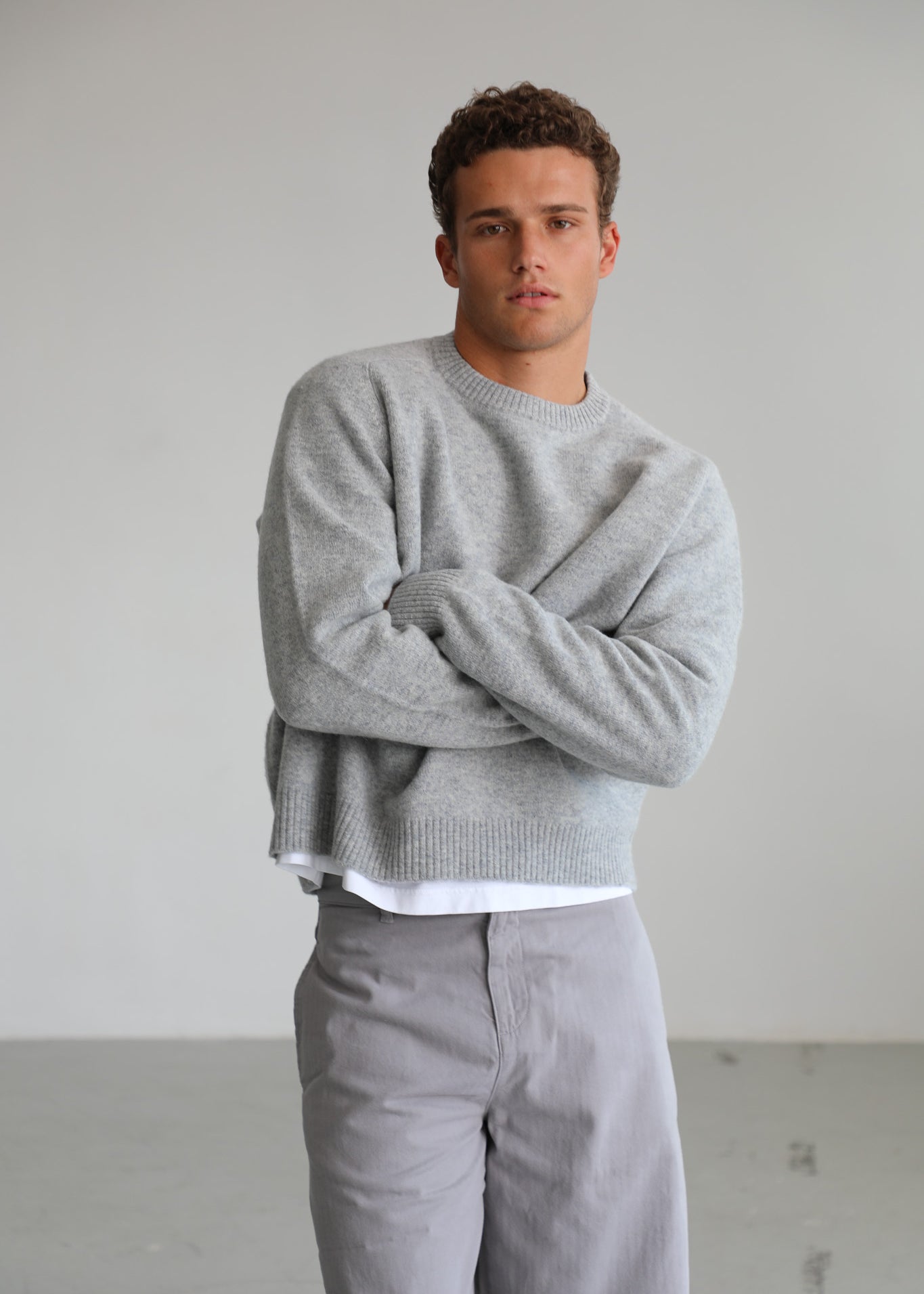 Round Knit Sweater Light Grey