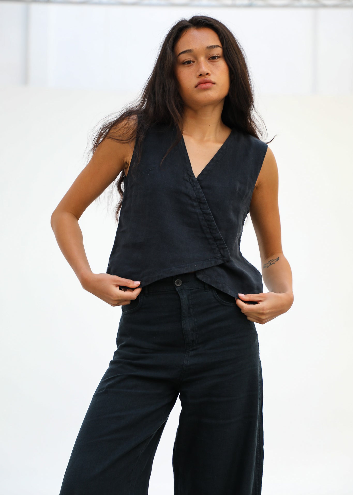 Linen Vest Navy
