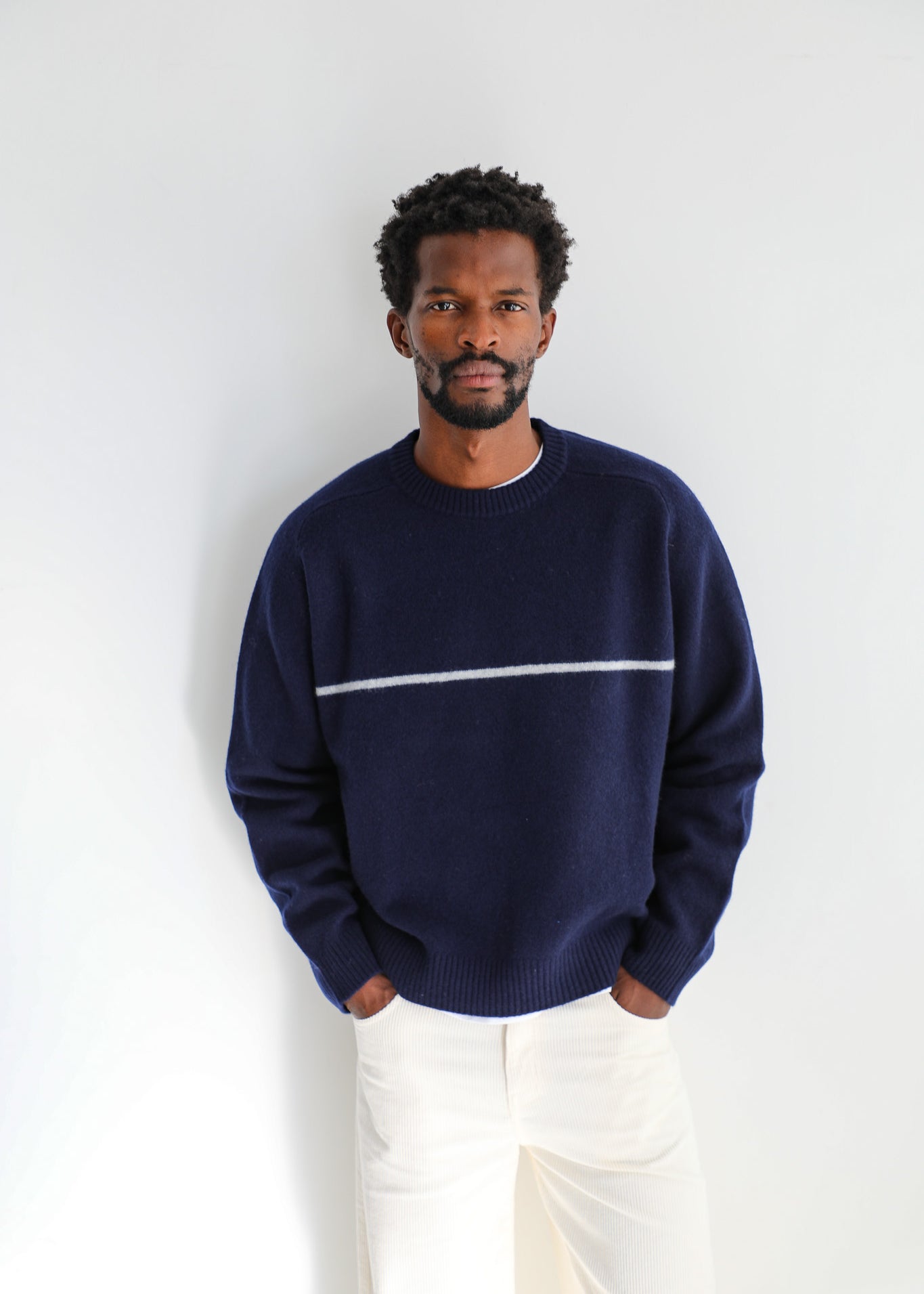 Line Round Knit Sweater Dark Blue