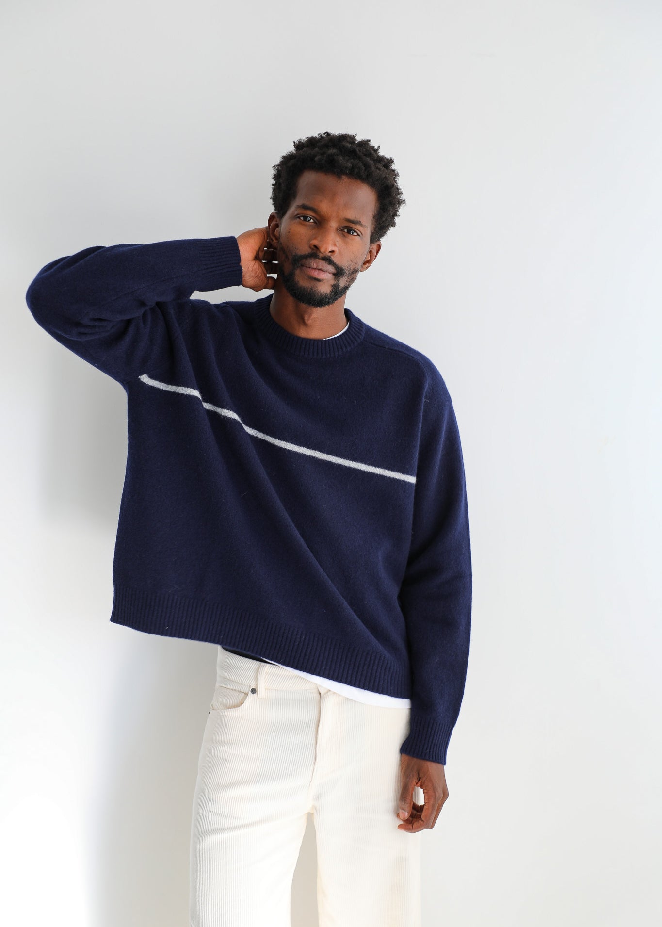 Line Round Knit Sweater Dark Blue