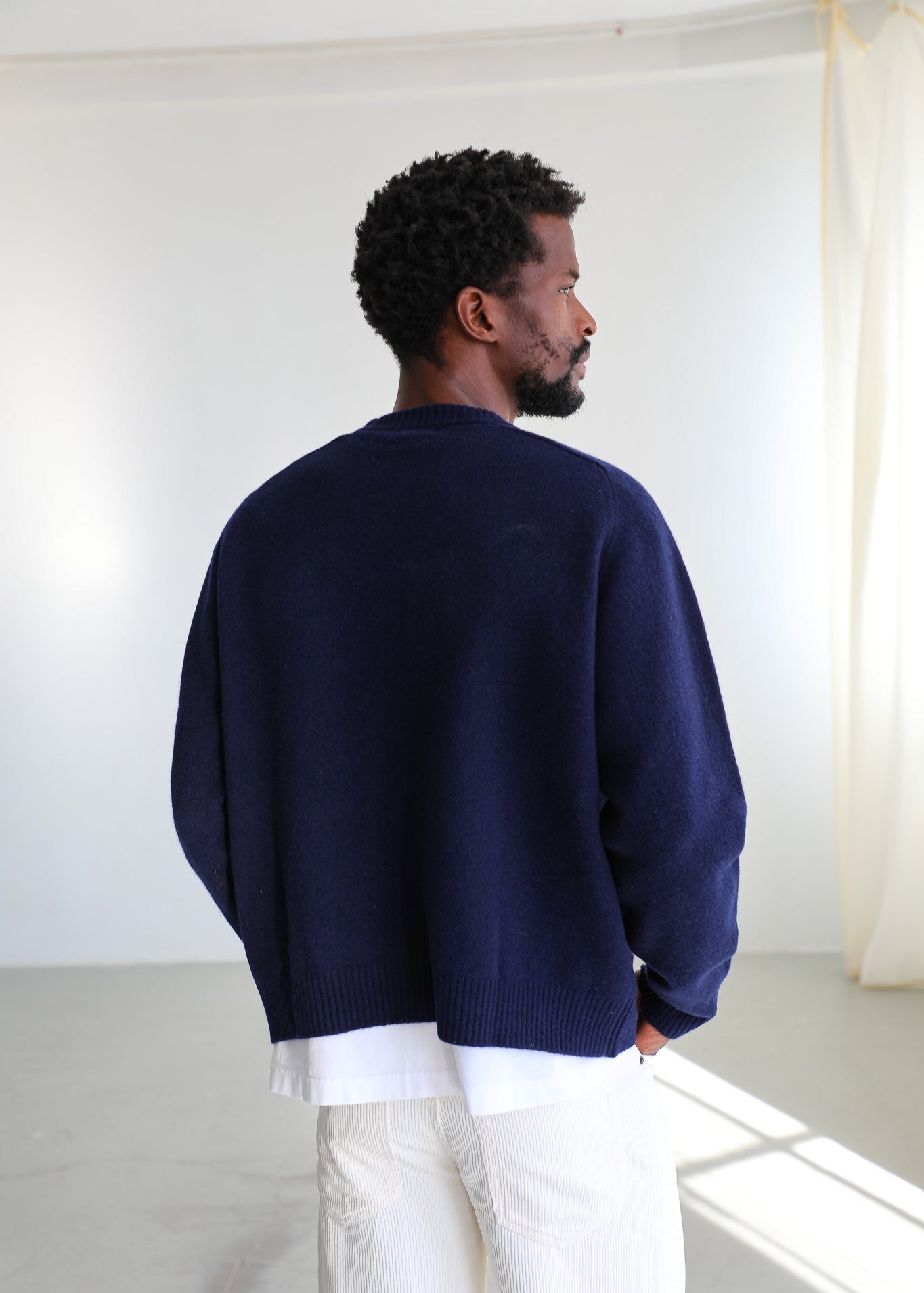Line Round Knit Sweater Dark Blue