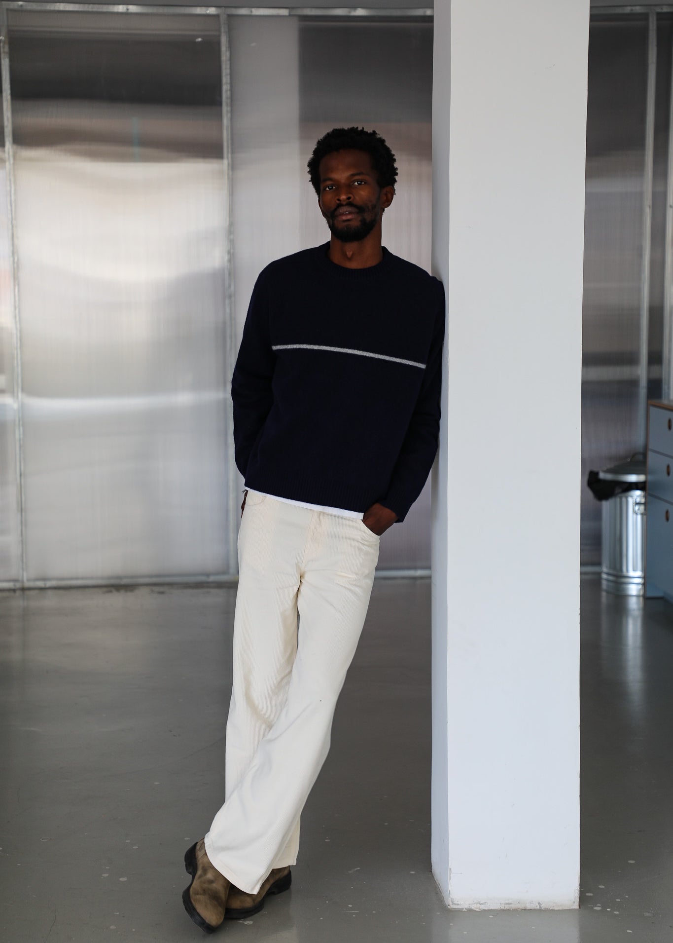 Line Round Knit Sweater Dark Blue