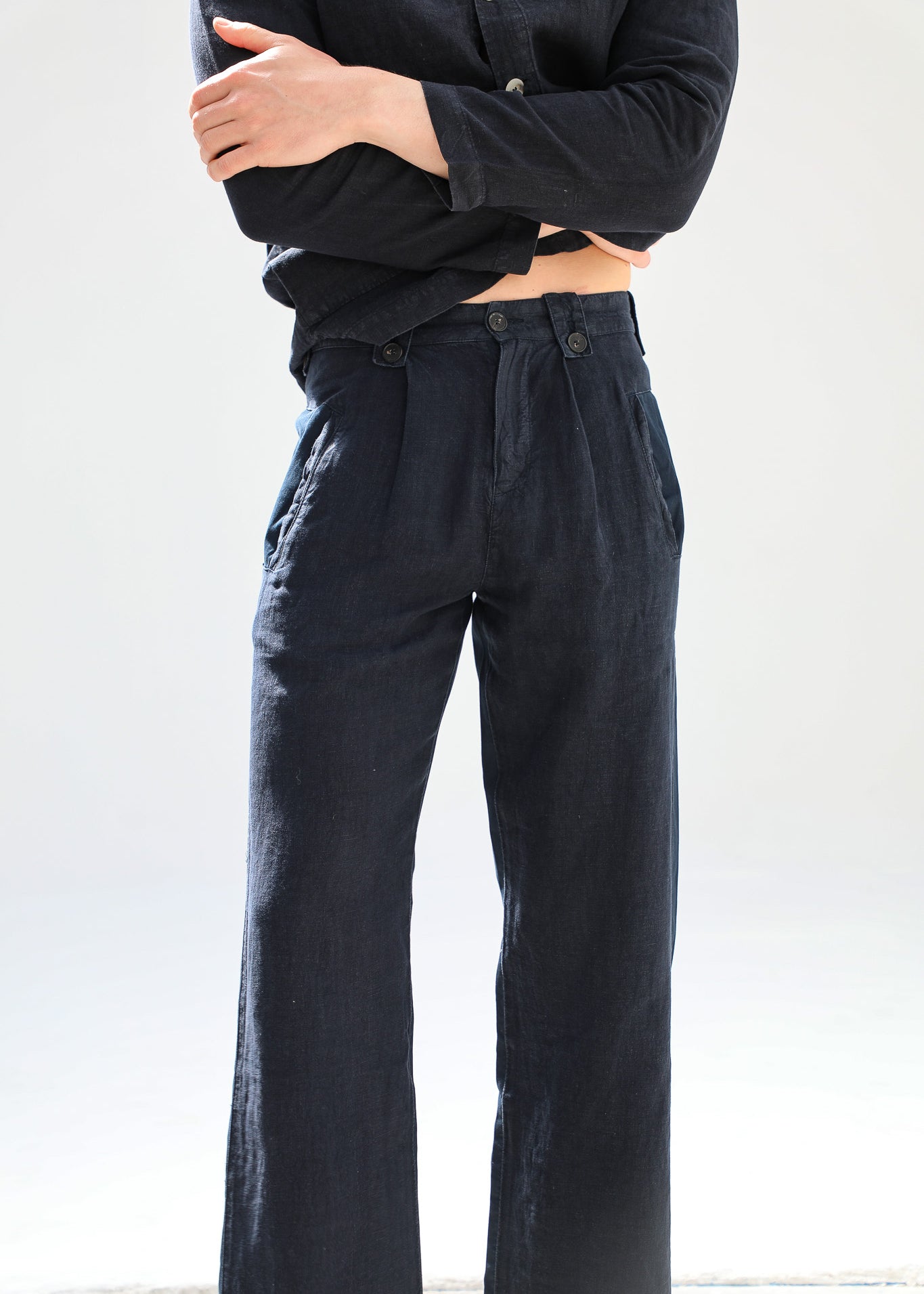 Linen Modern Pleated Pants Navy